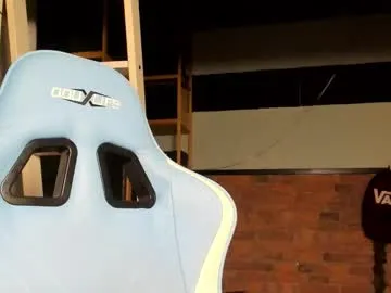 karoline121 Image 11