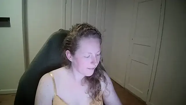 Girlnina-1995's Thumb Image