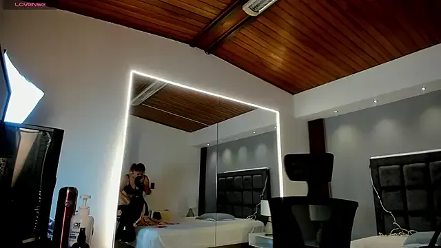 victoria_mooree Image 13